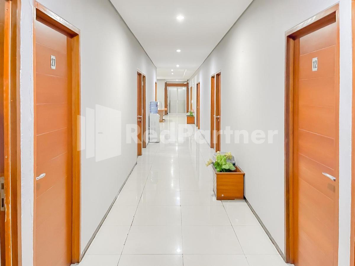 Sang Surya Guesthouse Syariah Near Rs Hasan Sadikin Mitra Reddoorz Bandung Exterior foto
