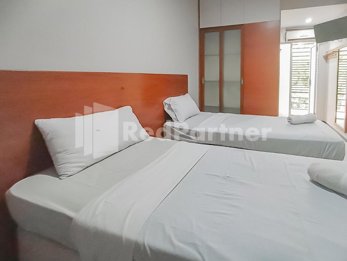 Sang Surya Guesthouse Syariah Near Rs Hasan Sadikin Mitra Reddoorz Bandung Exterior foto